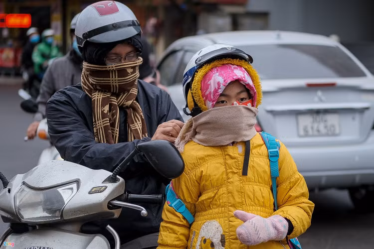 hoc sinh Ha Noi nghi hoc vi troi ret anh 1