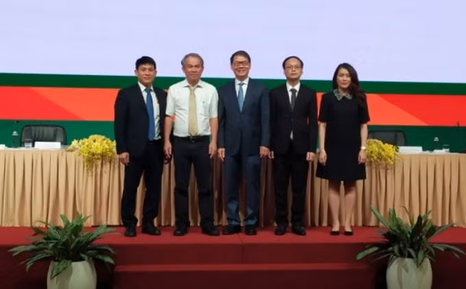 Tỷ phú Trần Bá Dương thay Bầu Đức làm Chủ tịch HAGL Agrico ảnh 1 Hội đồng quản trị mới của HAGL Agrico. Ảnh: H.L.