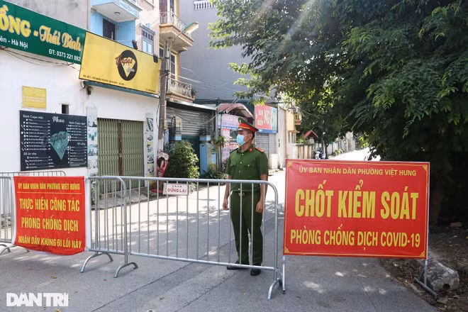 Ổ dịch mới tại vùng xanh: Hà Nội có nên ngừng nới lỏng giãn cách? - 1