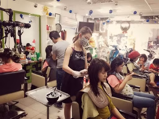 Tổng cục Thuế nói gì việc thu thuế 7% dịch vụ cắt tóc, gội đầu, massage? - 1