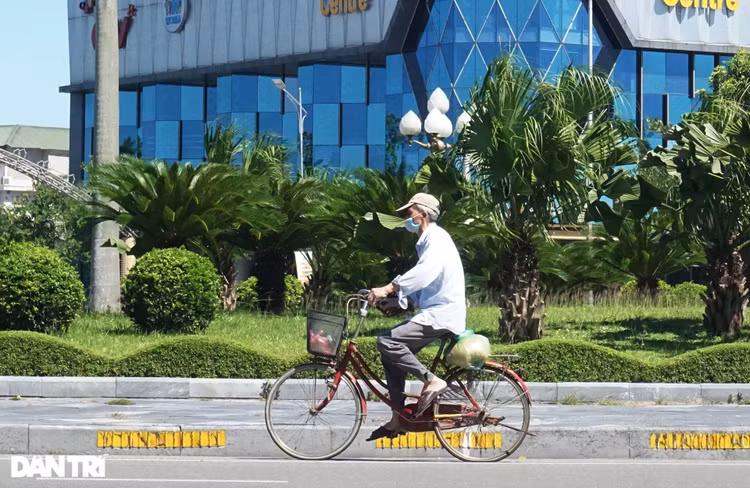 Ngày đầu TP Vinh cách ly: Bản hợp đồng tiền tỷ được ký tại chốt kiểm dịch - 3