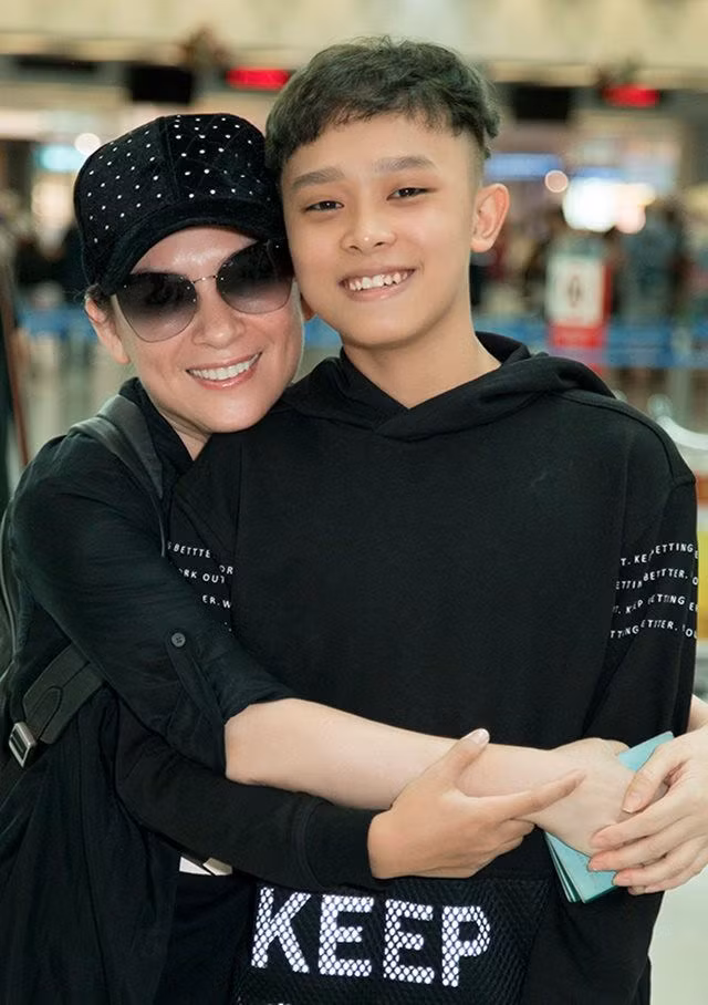 quan-ly-phi-nhung-2.jpg