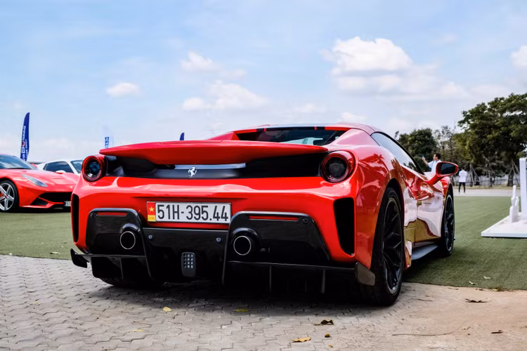 Ferrari 488 Pista Spider cua dai gia Hoang Kim Khanh anh 5