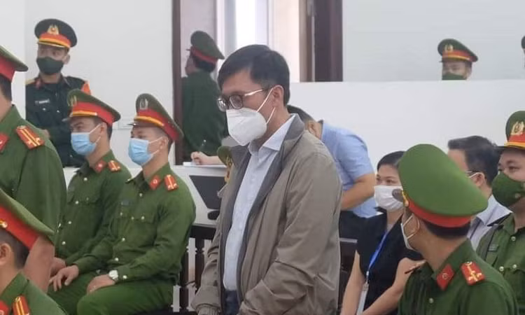 nguyen-duy-linh(1).jpg
