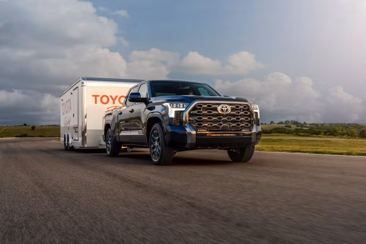 Bên cạnh động cơ tăng áp, Tundra mới còn có thể hệ dẫn động hybrid được gọi là i-Force Max với sức mạnh 437 mã lực và 790 Nm mô-men xoắn.