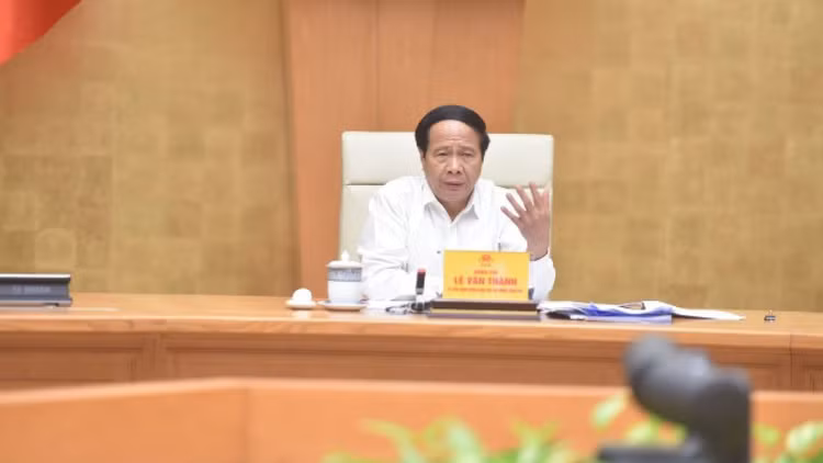 Phó Thủ tướng Lê Văn Thành tại hội nghị trực tuyến “Tháo gỡ khó khăn, vướng mắc cho các doanh nghiệp sản xuất tại các khu công nghiệp, khu kinh tế, khu chế xuất, khu công nghệ cao và cụm công nghiệp