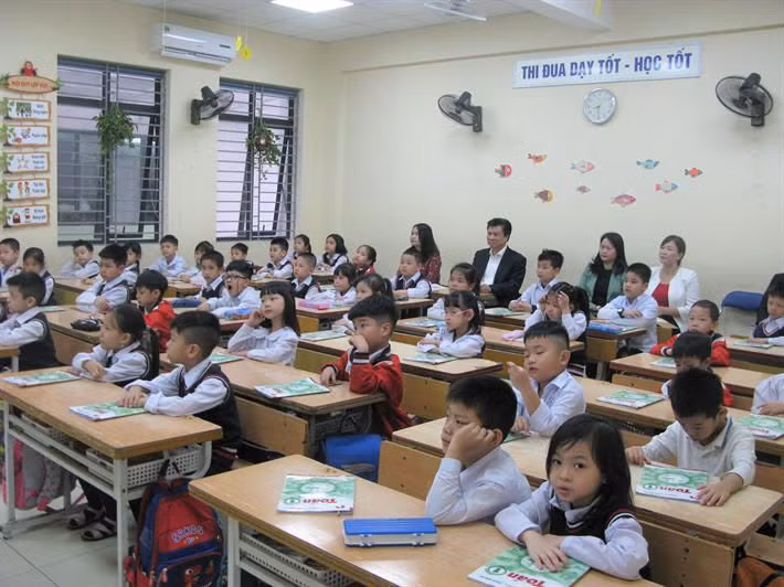 Cấm phê bình học sinh trước lớp: Giáo viên bị tước công cụ giáo dục? - 2