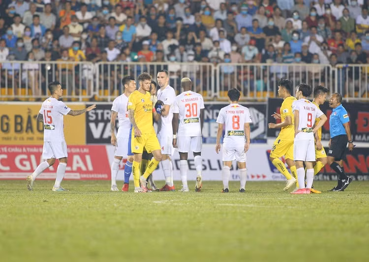 HA Gia Lai 1-0 Hà Nội: Siêu phẩm sút xa của Xuân Trường - 2