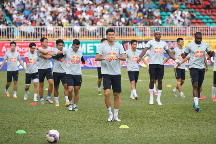 HA Gia Lai 1-0 Hà Nội: Siêu phẩm sút xa của Xuân Trường - 18