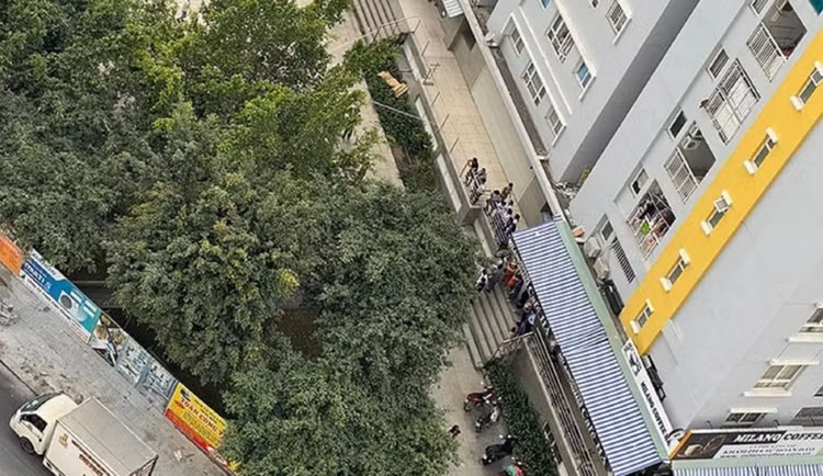Chi cục trưởng Chi cục Thi hành án dân sự quận Bình Tân tử vong nghi rơi từ tầng cao ảnh 3 Chi cục trưởng Chi cục Thi hành án dân sự quận Bình Tân tử vong nghi rơi từ tầng cao ảnh 3