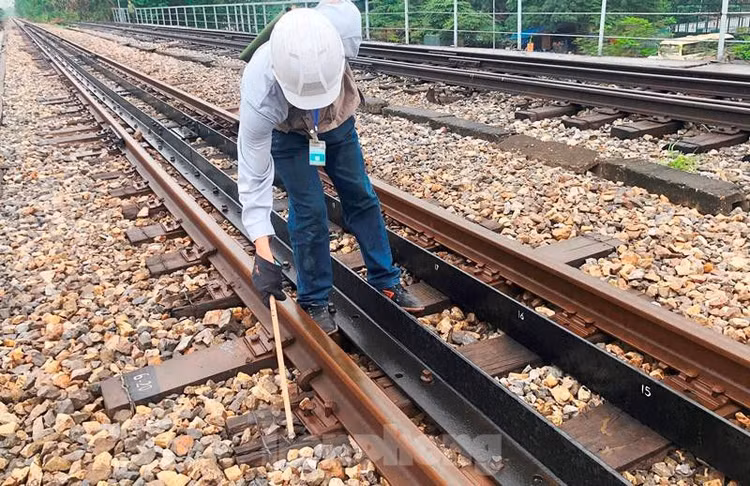 Hệ thống đường sắt quốc gia đi qua Hà Nội xuống cấp thê thảm ảnh 2