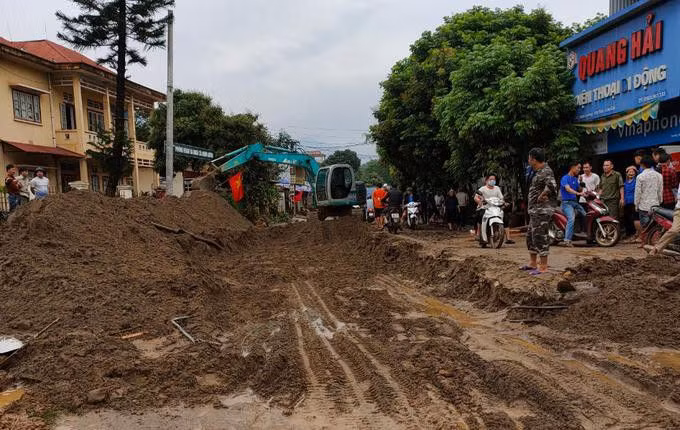 Lũ ống trong đêm khiến hai người chết ảnh 1