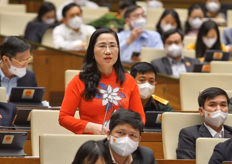 db-nguyen-thi-thuy.jpg