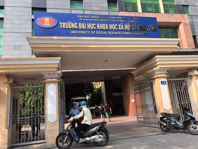 Lùm xùm 12 giảng viên nghỉ việc: Phê bình Trưởng khoa - 1