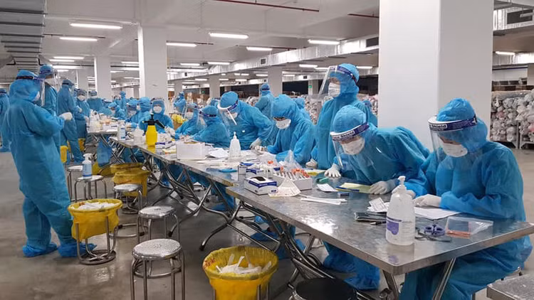 Virus lây trong không khí, ca bệnh ở Việt Nam cách xa 10m vẫn mắc Covid-19