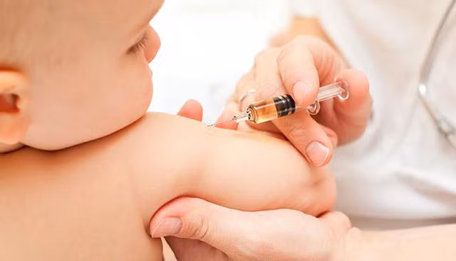 Bác sỹ bệnh viện Nhi trung ương khuyến cáo cách chăm sóc và bảo vệ sức khỏe cho trẻ ngày giá lạnh cận Tết - Ảnh 2.