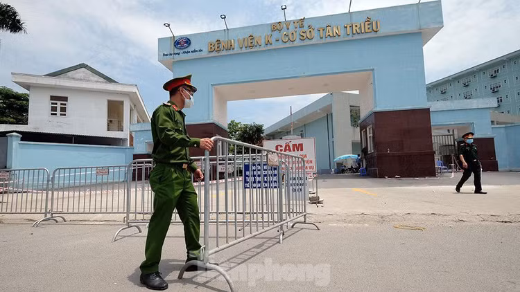 Khử khuẩn toàn bộ Bệnh viện K Tân Triều ảnh 1
