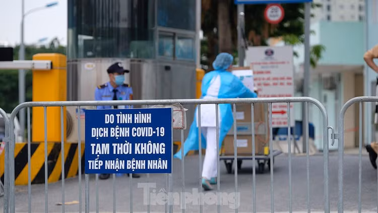 Xuyên trưa chuyển hàng tiếp tế cho Bệnh viện K Tân Triều ảnh 9