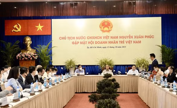 quang-canh-buoi-lam-viec-cua-chu-tich-nuoc-nguyen-xuan-phuc-voi-cac-doanh-nghiep-tai-tphcm.jpg