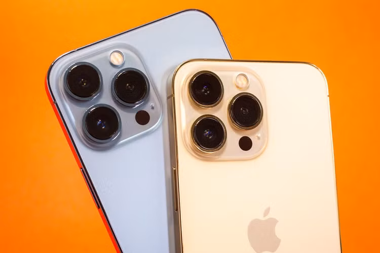 iPhone 13 giao hang tre do tinh hinh dich tai Viet Nam anh 1