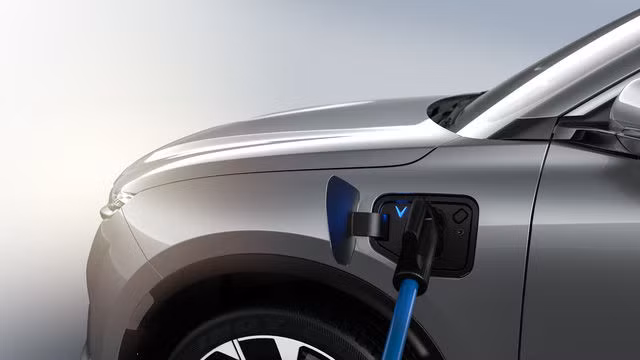 VinFast VF e35 và slogan Giá cả cạnh tranh, Công nghệ hàng đầu ảnh 9