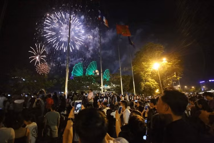 ban-phao-hoa-tet-duong-lich-2021.jpg
