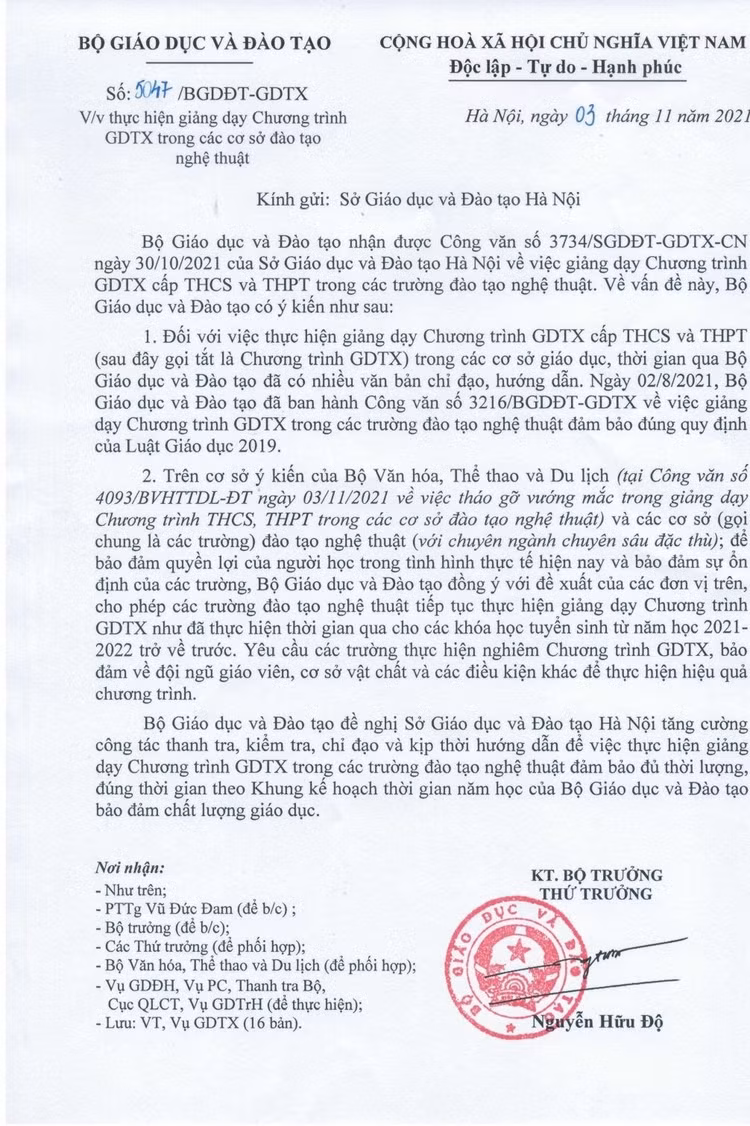 cho-phep-day-chuong-trinh-giao-duc-thuong-xuyen-trong-truong-nghe.jpg