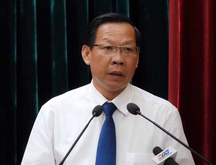 chu-tich-ubnd-tp-hcm-phan-van-mai-vua-ky-ban-hanh-chi-thi-18..jpg