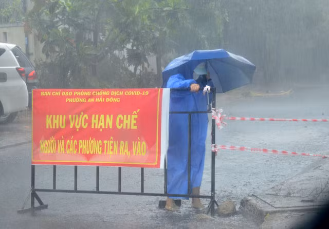 Các địa phương miền Trung hối hả chạy bão số 5 - Ảnh 3.