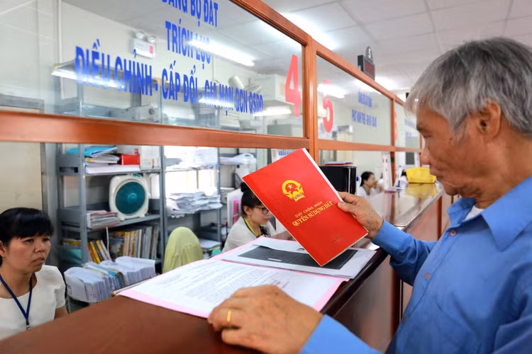 Từ ngày mai làm sổ đỏ không cần chứng minh nhân dân ảnh 1 /// NGỌC DƯƠNG