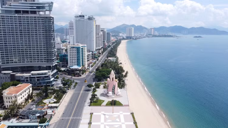 Nhiều chủ đầu tư “bán tháo” khách sạn mùa dịch - ảnh 1