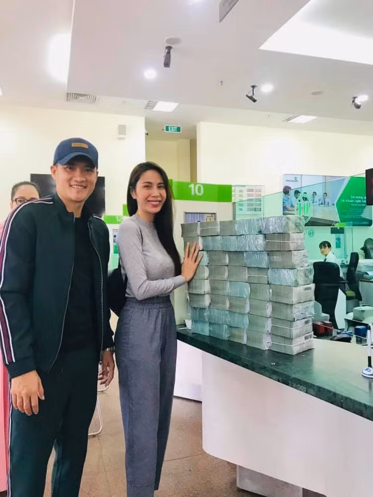 Thuy Tien anh 1