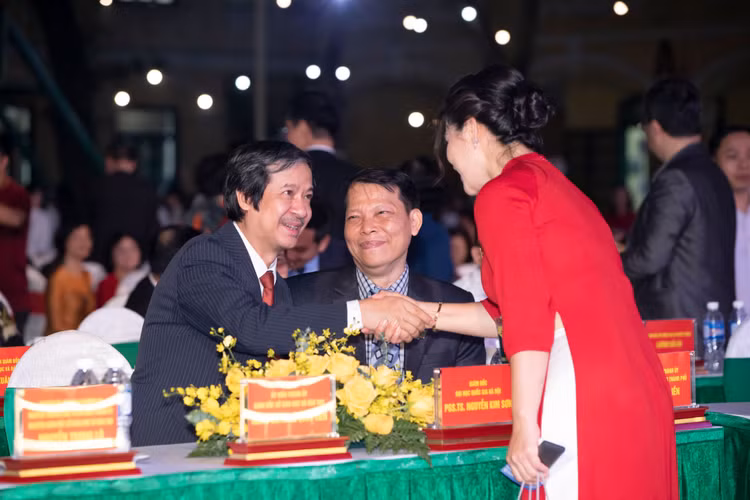 Lời kể của hiệu trưởng ngôi trường ở Hải Phòng từng dạy 2 tân Bộ trưởng - 2