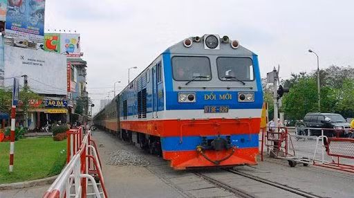 ubnd-tinh-thanh-pho-truc-thuoc-trung-uong-noi-co-duong-sat-di-qua-thuc-hien-bao-ve-hanh-lang-an-toan-giao-thong-duong-sat-theo.jpg