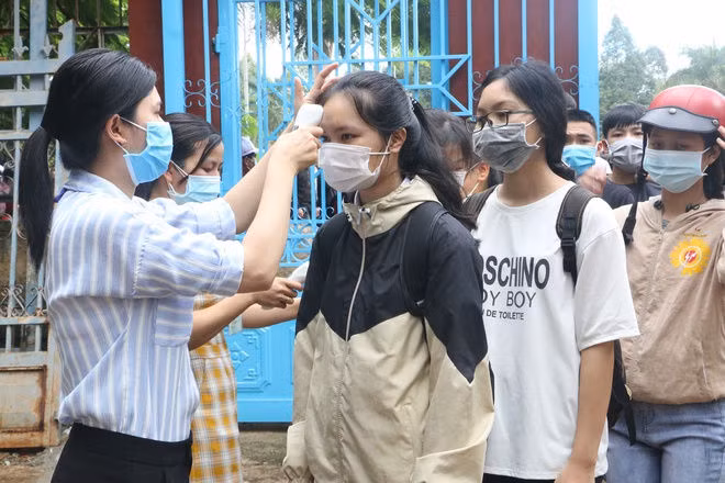 Dia phuong cho hoc sinh di hoc tro lai ngay 17/2 anh 1