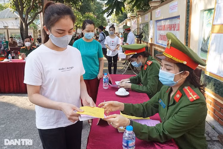 Toàn cảnh 69 triệu cử tri cả nước tham gia Ngày hội non sông - 48