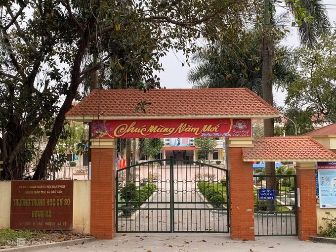 Nam sinh lớp 8 bị đâm tử vong ảnh 1 Trường THCS Hồng Hà, huyện Đan Phượng, Hà Nội, nơi xảy ra sự việc. Ảnh: Thúy Quỳnh