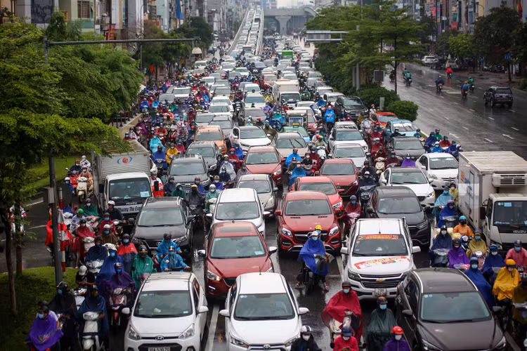 mua khien duong pho Ha Noi un tac anh 1