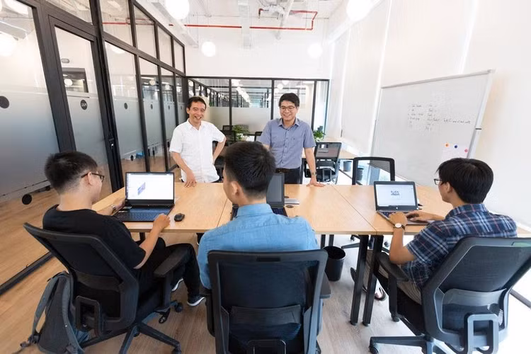 Các chuyên gia hàng đầu về AI thế giới cho biết: Họ quay về vì muốn hỗ trợ các bạn sinh viên Việt Nam đi đúng hướng, từ kinh nghiệm của bản thân để giúp các bạn đi tiếp xúc với những điều mới mở ra tương lai tốt hơn.