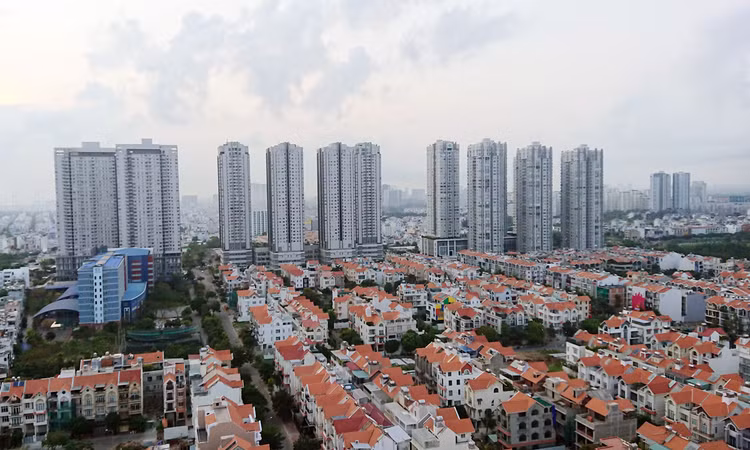 3 kịch bản thị trường địa ốc năm Tân Sửu ảnh 1 Thị trường bất động sản phía Nam TP HCM. Ảnh: Minh Lê.