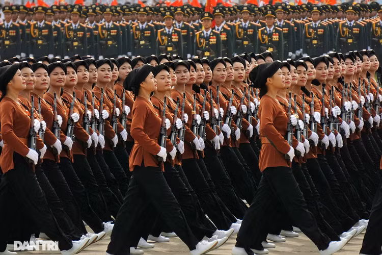 Ngắm Lễ diễu binh hùng tráng, rộn ràng đường phố Thủ đô dịp Quốc khánh 2015 - 19