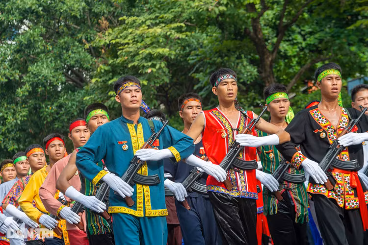Ngắm Lễ diễu binh hùng tráng, rộn ràng đường phố Thủ đô dịp Quốc khánh 2015 - 29