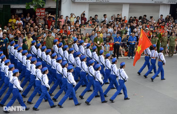 Ngắm Lễ diễu binh hùng tráng, rộn ràng đường phố Thủ đô dịp Quốc khánh 2015 - 39