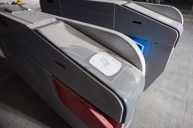 Xâm nhập 2 ga ngầm tuyến metro số 1 - 6
