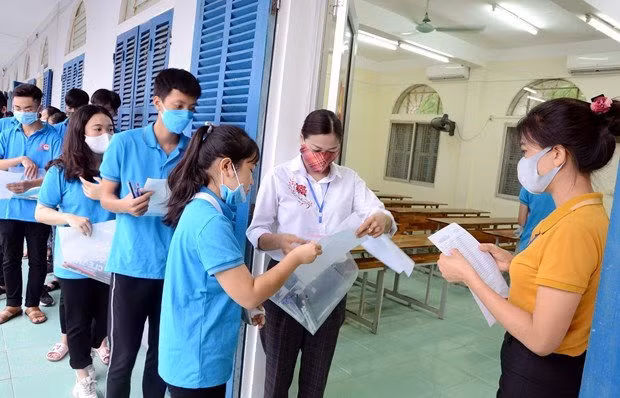 Bo GD-DT tim “phao” cuu thi sinh diem cao truot dai hoc hinh anh 1
