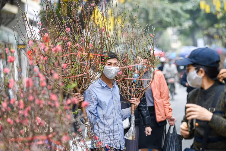 Hiểu đúng về tục xông đất để rước tài lộc vào nhà trong năm mới - 2