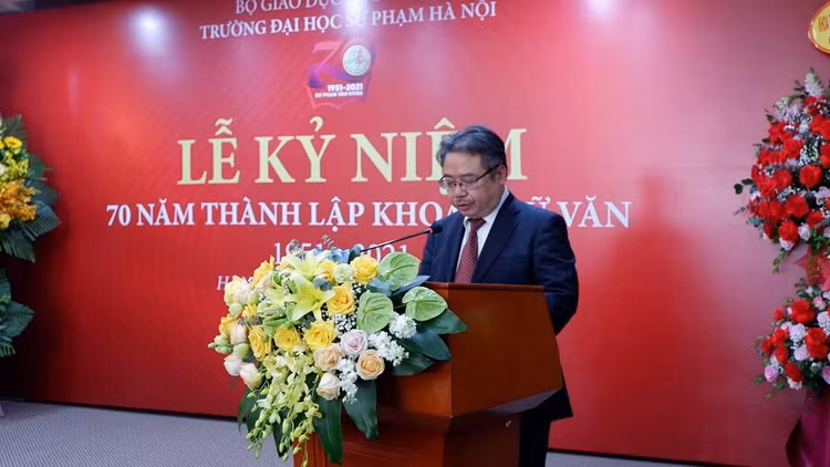 70-nam-su-pham-van-khoa-2.jpg
