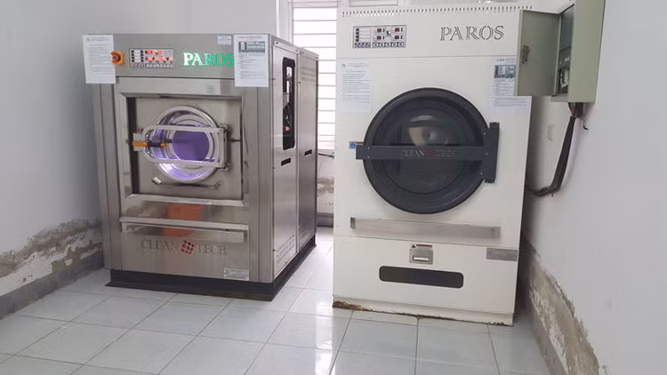 Khởi tố, bắt tạm giam 3 đối tượng liên quan trong vụ "Thổi giá" của Công ty CP ĐT trang thiết bị y tế Hà Tĩnh ảnh 2