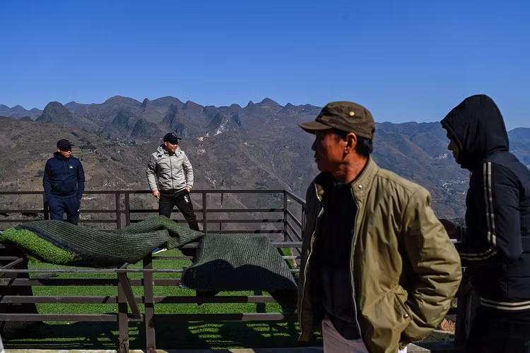 Nhà hàng ở Mã Pì Lèng sau nửa năm 'cải tạo' ảnh 7 Nhà hàng ở Mã Pì Lèng sau nửa năm 'cải tạo' ảnh 7