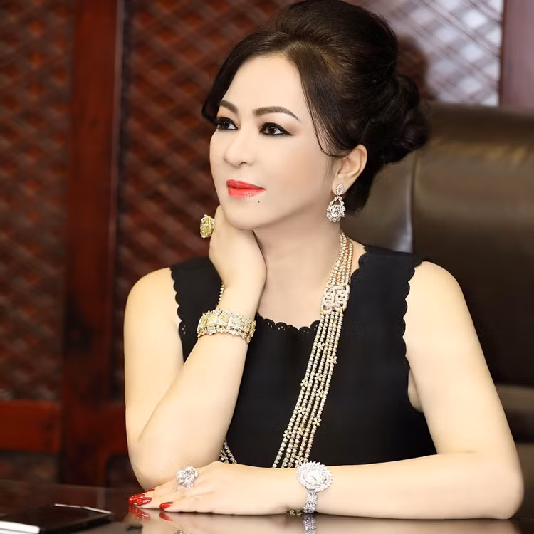 hien tuong Nguyen Phuong Hang anh 1